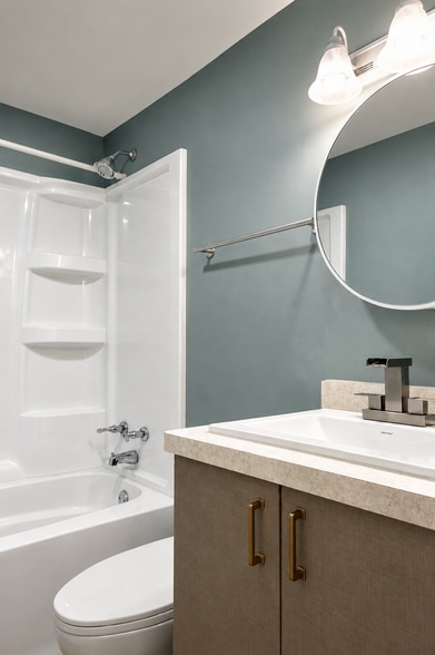 Main Bath - 370 Villabrook Dr
