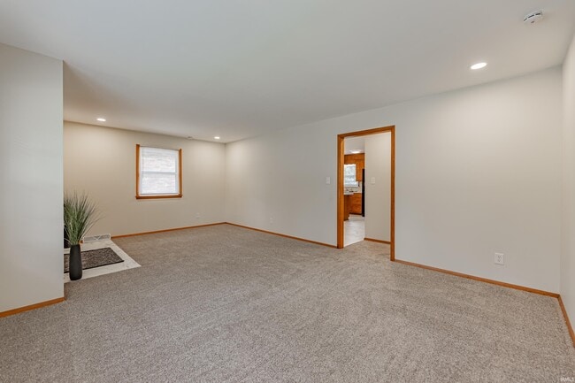 Building Photo - 812 S Cullen Ave