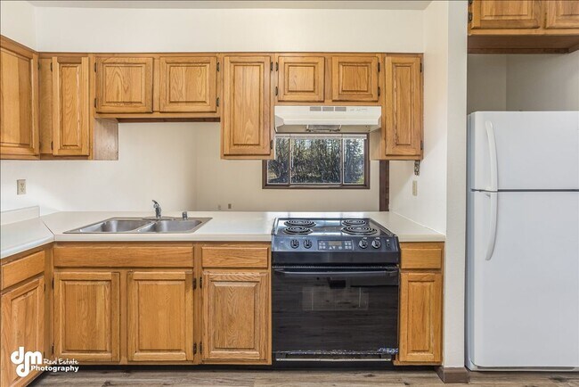 Building Photo - 876 N Wesglenn Cir