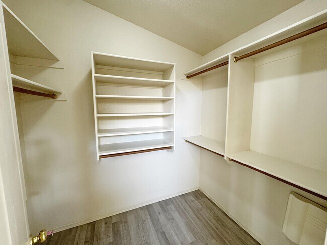 Building Photo - 7152 Elk Creek Rd NE