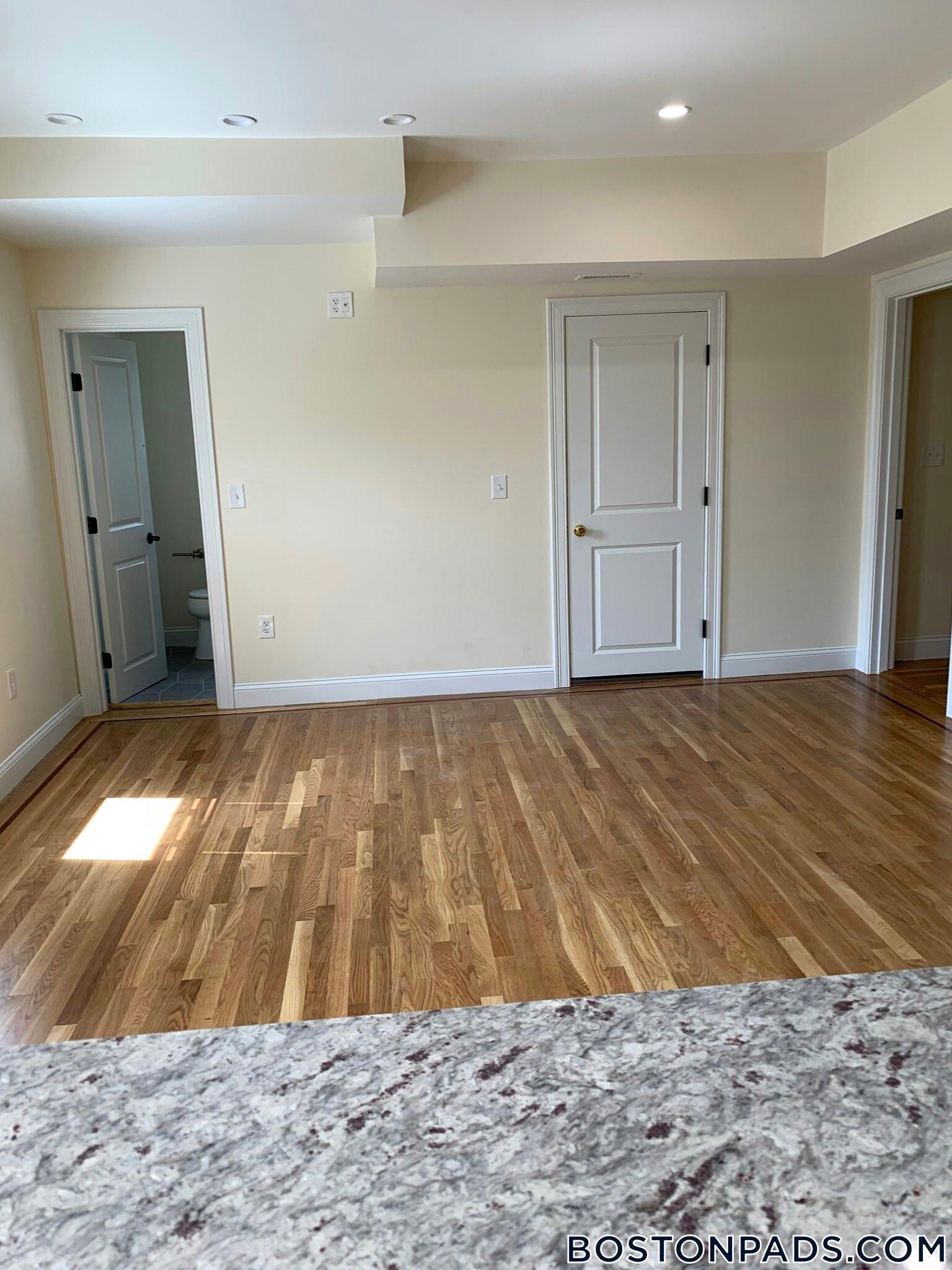 Building Photo - 28R Cherry St