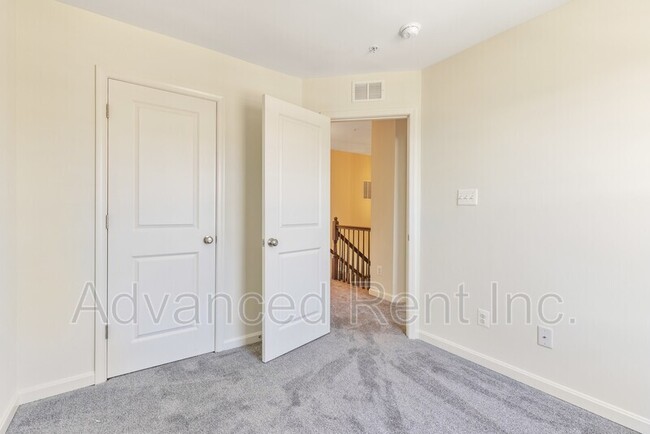 Building Photo - 819 Magnolia Ridge Dr