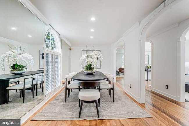 Building Photo - 4817 Chevy Chase Blvd