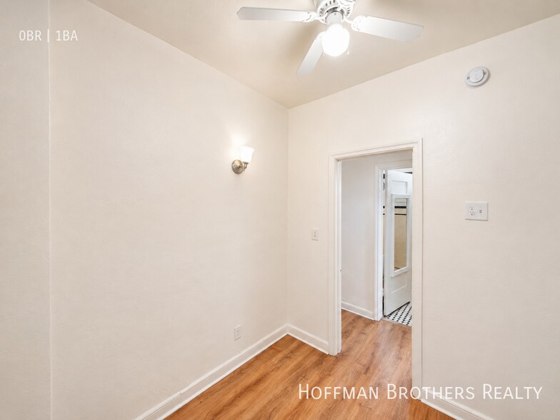 Building Photo - 608 S Dunsmuir Ave