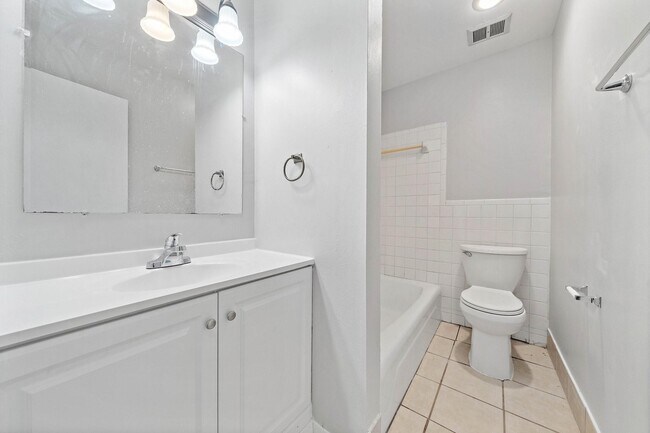 Building Photo - 9009 Gaylord Dr