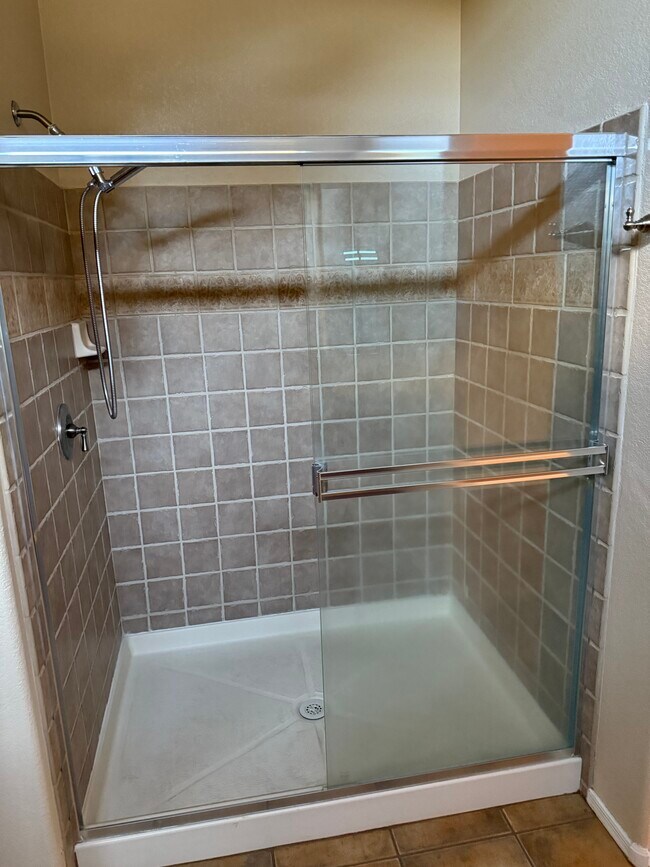 Building Photo - 2384 E Bonita Canyon Dr