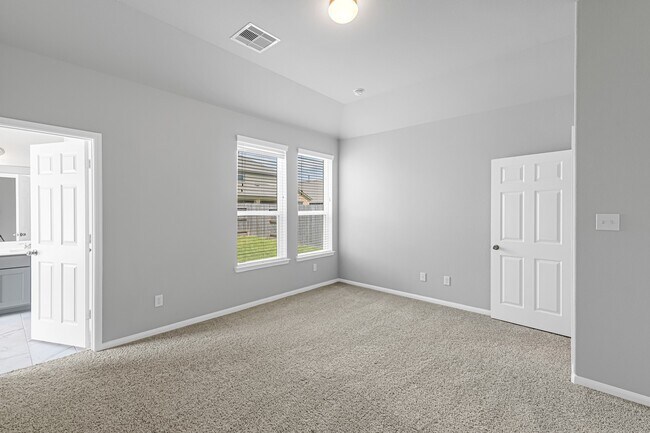 Building Photo - 5462 Grand View Dr