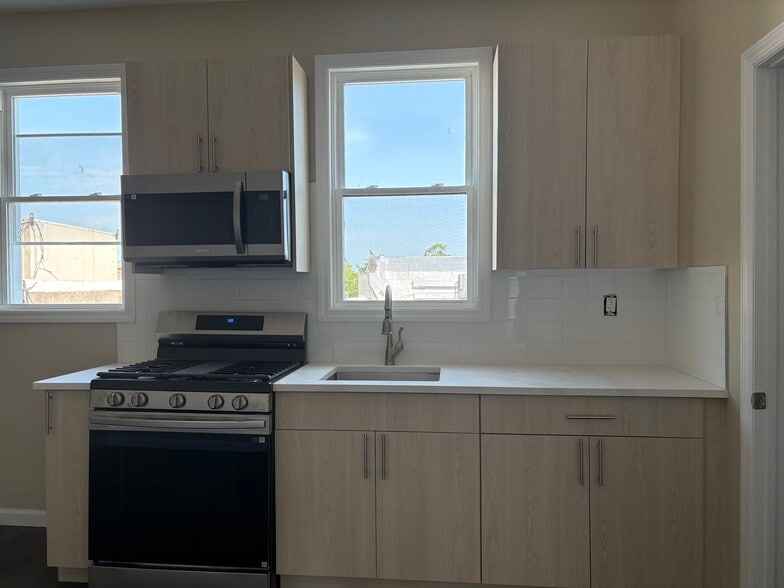 Gas cooking - 353 Central Ave