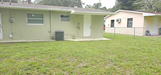 Building Photo - 151 NE 185th Terrace
