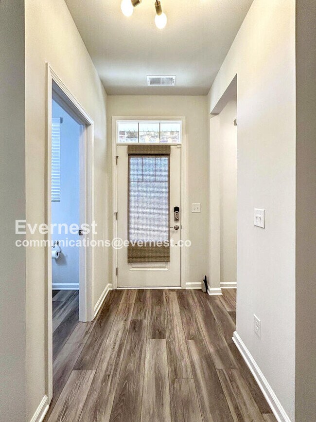 Building Photo - 9226 Northfield Crossing Dr