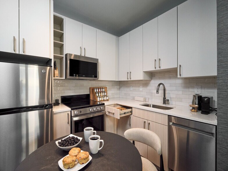 Building Photo - 1301 Callowhill St