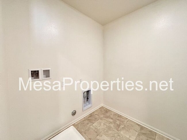 Building Photo - 14311 Bear Valley Rd