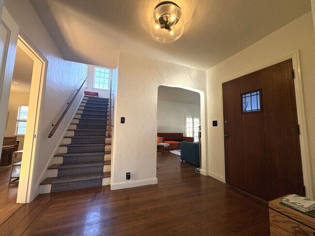 Building Photo - Stunning Home with Loft-Style ADU & Outdoor Amenities