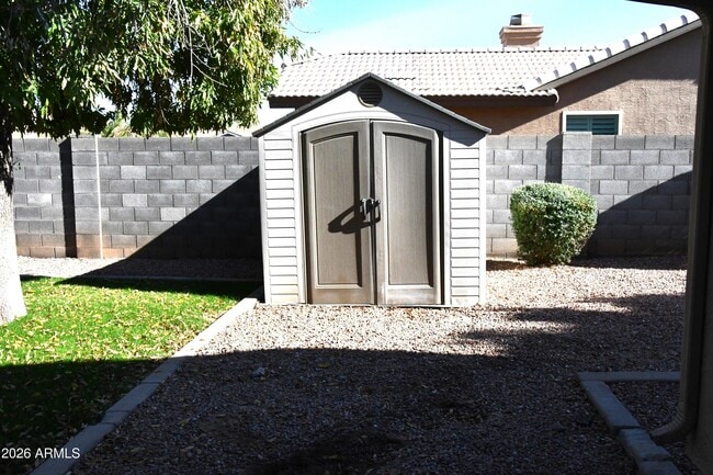 Building Photo - 1346 W 13th St