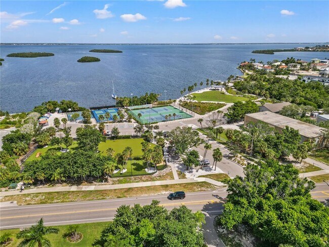 Building Photo - 2823 Gulf of Mexico Dr