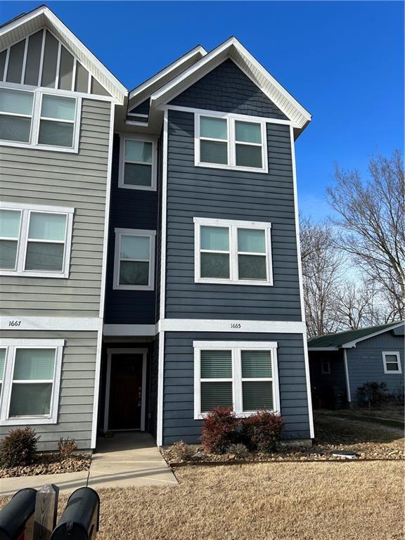 Building Photo - 1665 Brooks Ave