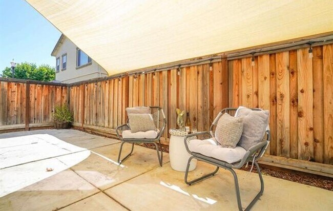 Building Photo - Charming Brentwood 4BD/3BA, Single-Family Home with 2 Car Garage!