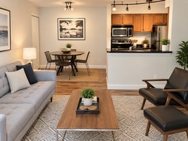 Building Photo - 11704 Olde English Dr
