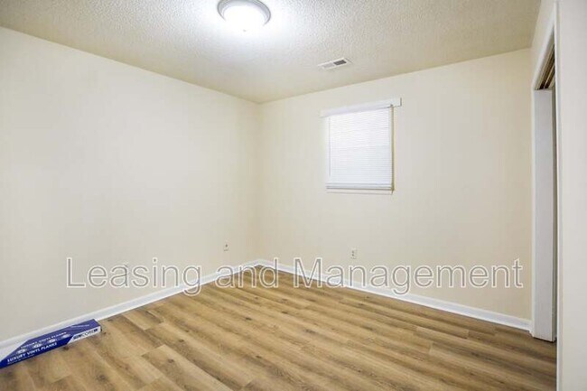 Building Photo - 1611 Jessamine Rd