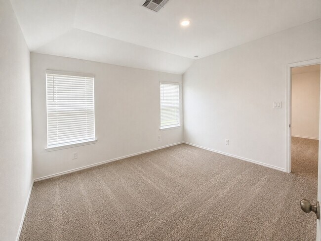 Building Photo - 1930 Legacy Hills Dr