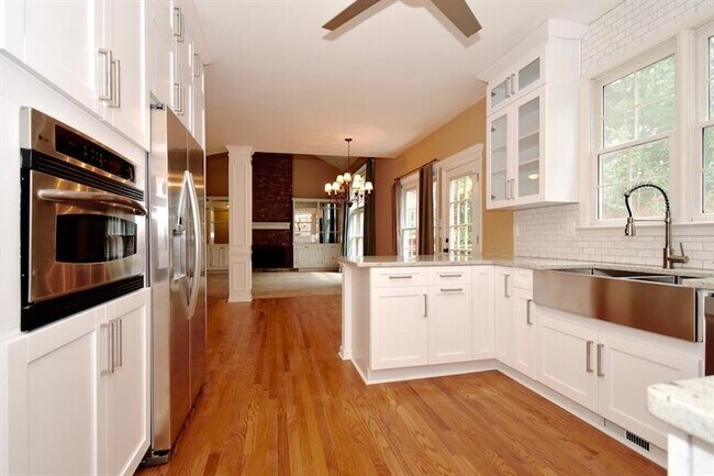 Building Photo - 460 Summer Breeze Ct.