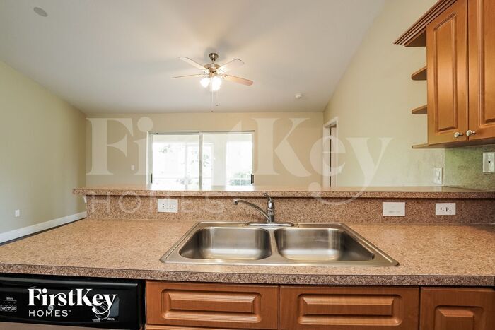 Building Photo - 3707 23rd St SW