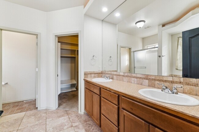 Building Photo - 1661 W Puzzle Crk Ct