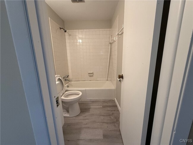 Building Photo - 120 Hasbrouck St