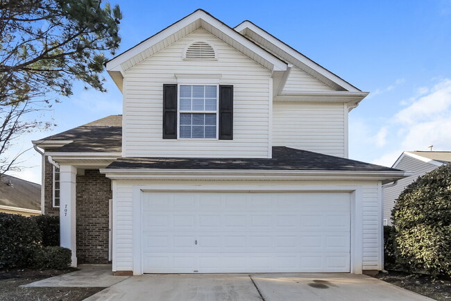Building Photo - 707 Almora Dr