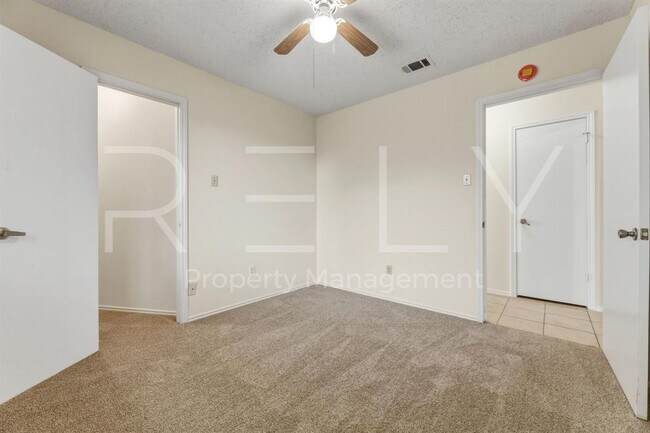 Building Photo - 604 David Curry Dr