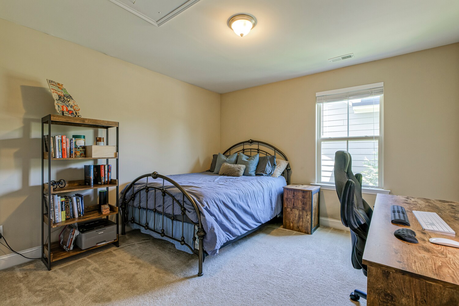 Building Photo - 1608 Cascade Falls Ln