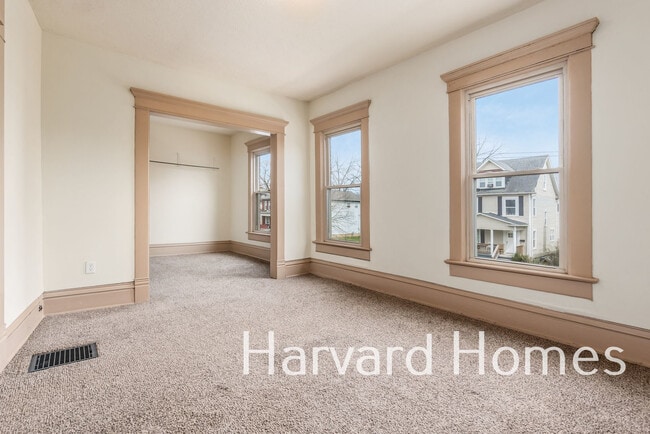 Building Photo - 131 Midland Ave