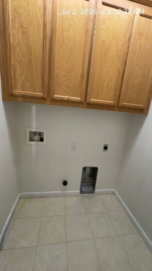 Building Photo - Beautiful Home Now Available! 3 Bedroom!