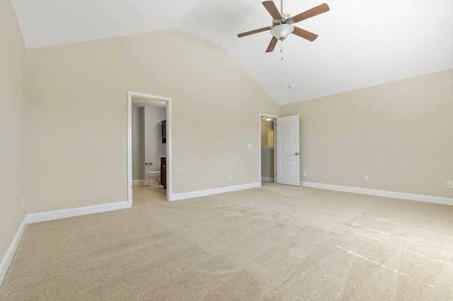 Building Photo - 223 Samuel Nicholas Dr