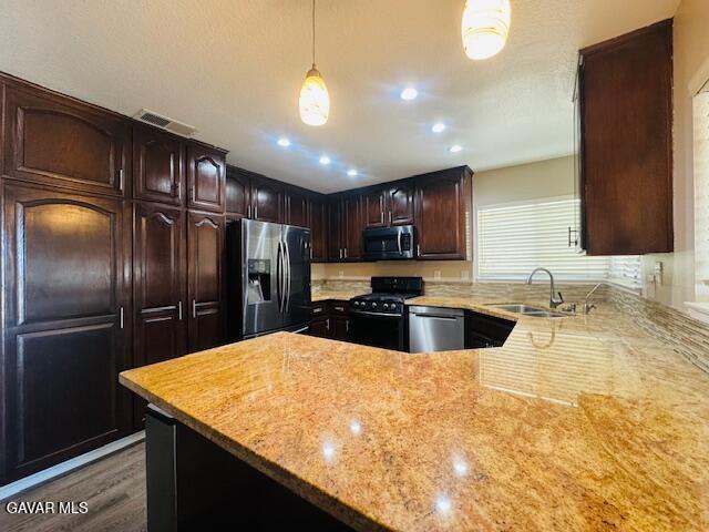 Building Photo - 42636 Roadrunner Way
