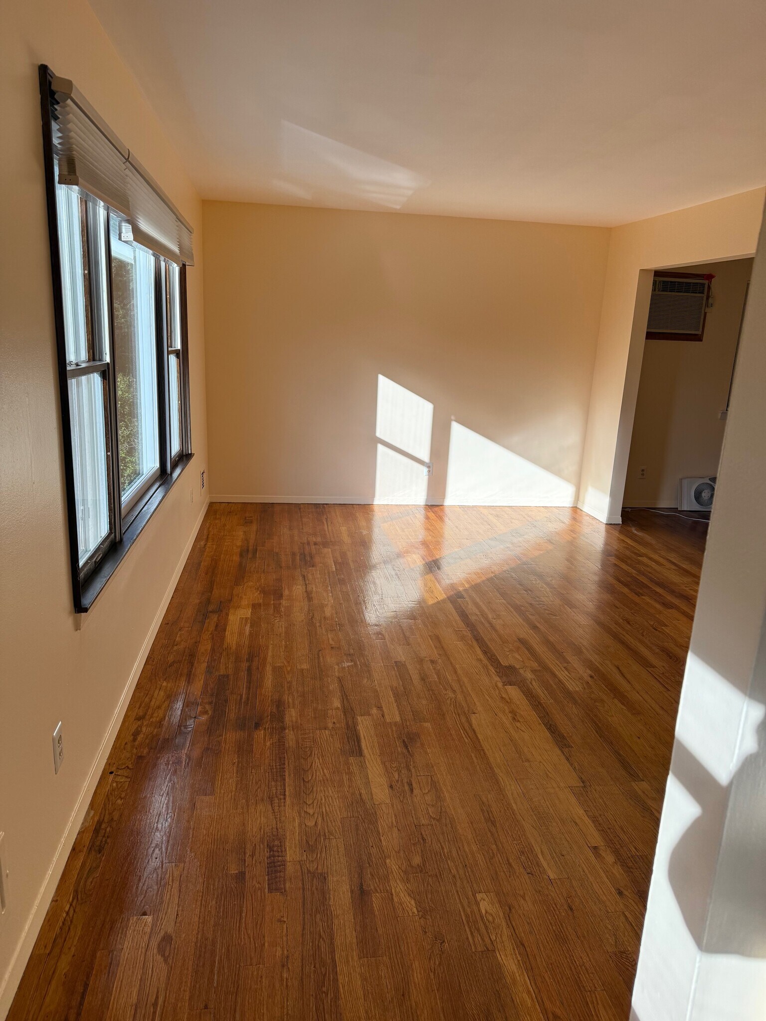 living room - 36 Broadway