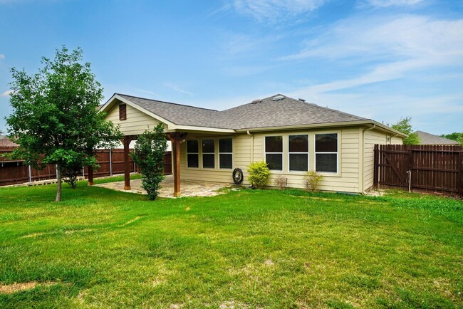 Building Photo - Charming 3-Bedroom Home in Schertz - Great...