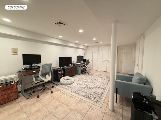 Building Photo - 30 1st St