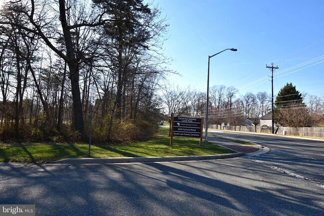 Building Photo - 3150 Beethoven Way