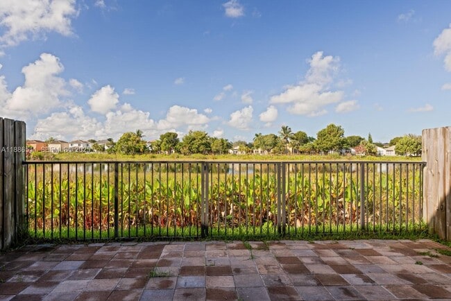 Building Photo - 1014 SE 23rd Ave