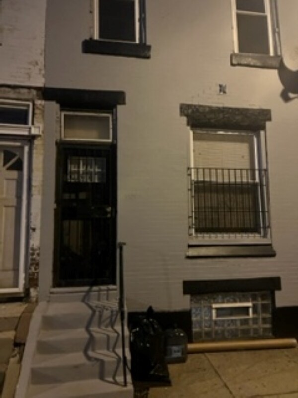 Building Photo - 1313 W Rush St