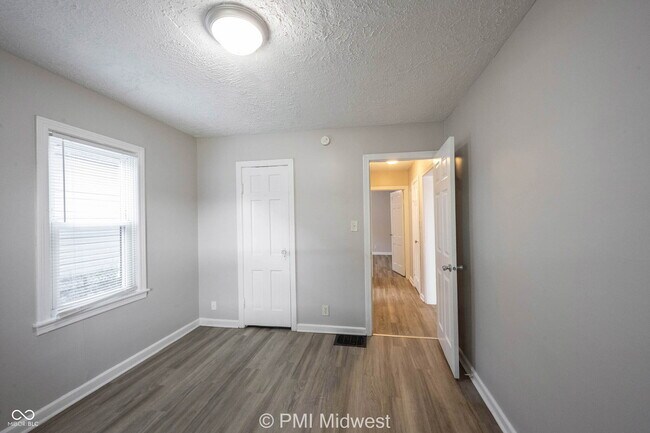 Building Photo - 74 N 2nd Ave