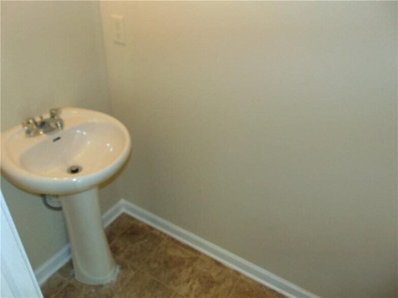 Building Photo - 1320 Napa Valley Dr SW