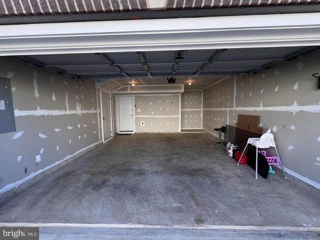 Building Photo - 23788 Myrtle Glen Way