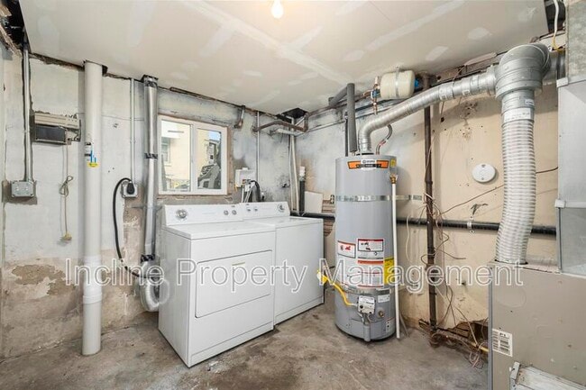 Building Photo - 792 500 N