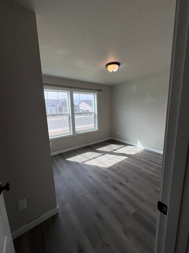 Building Photo - Home for Rent in Quincy