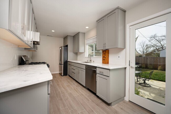 Building Photo - 4928 Carmen Wy