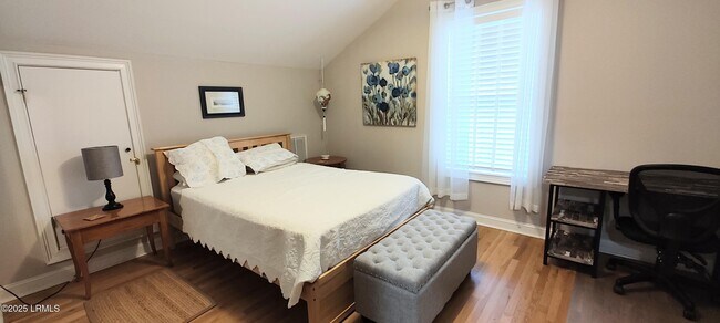 Building Photo - 503 Waight St