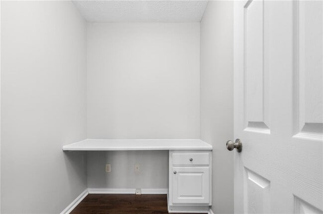 Building Photo - 1616 Amhearst Oaks Ct