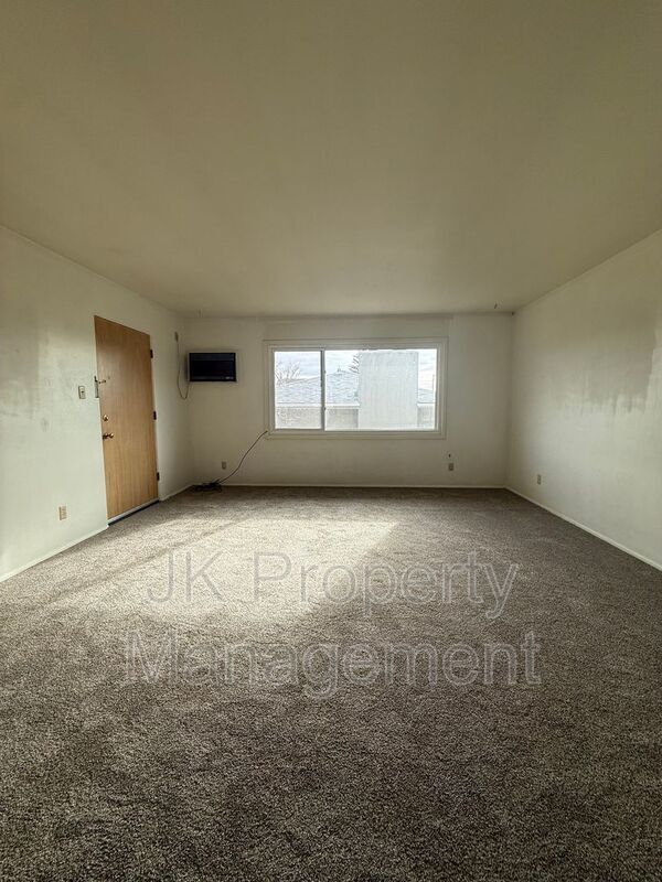 Building Photo - 1223 Smelter Ave NE